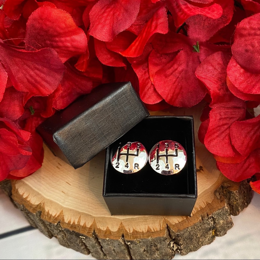 5 Speed Silver 5th Gearshift Cufflinks - Picture 12 of 16